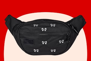 Stock image of the black JanSport Fifth Ave Waist Pack