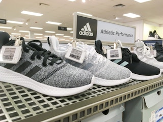 shop-premium-outlets-adidas-sneakers-2022-1