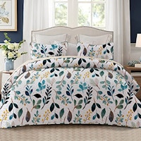 Reversible Queen Quilt Set