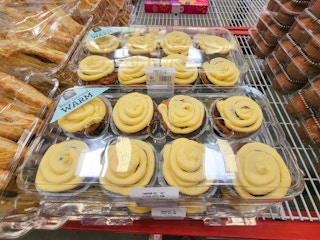 cinnamon rolls in the bakery at sam's club
