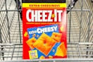 cheez it crackers in shopping cart