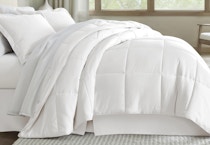 Linens & Hutch Comforter Set