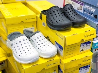 costco-joybees-lined-clogs-01192206