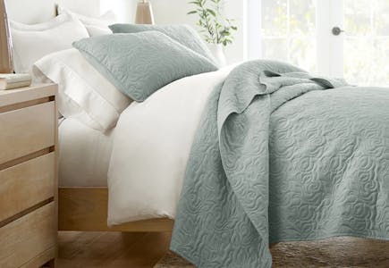 Linens & Hutch Quilt Set