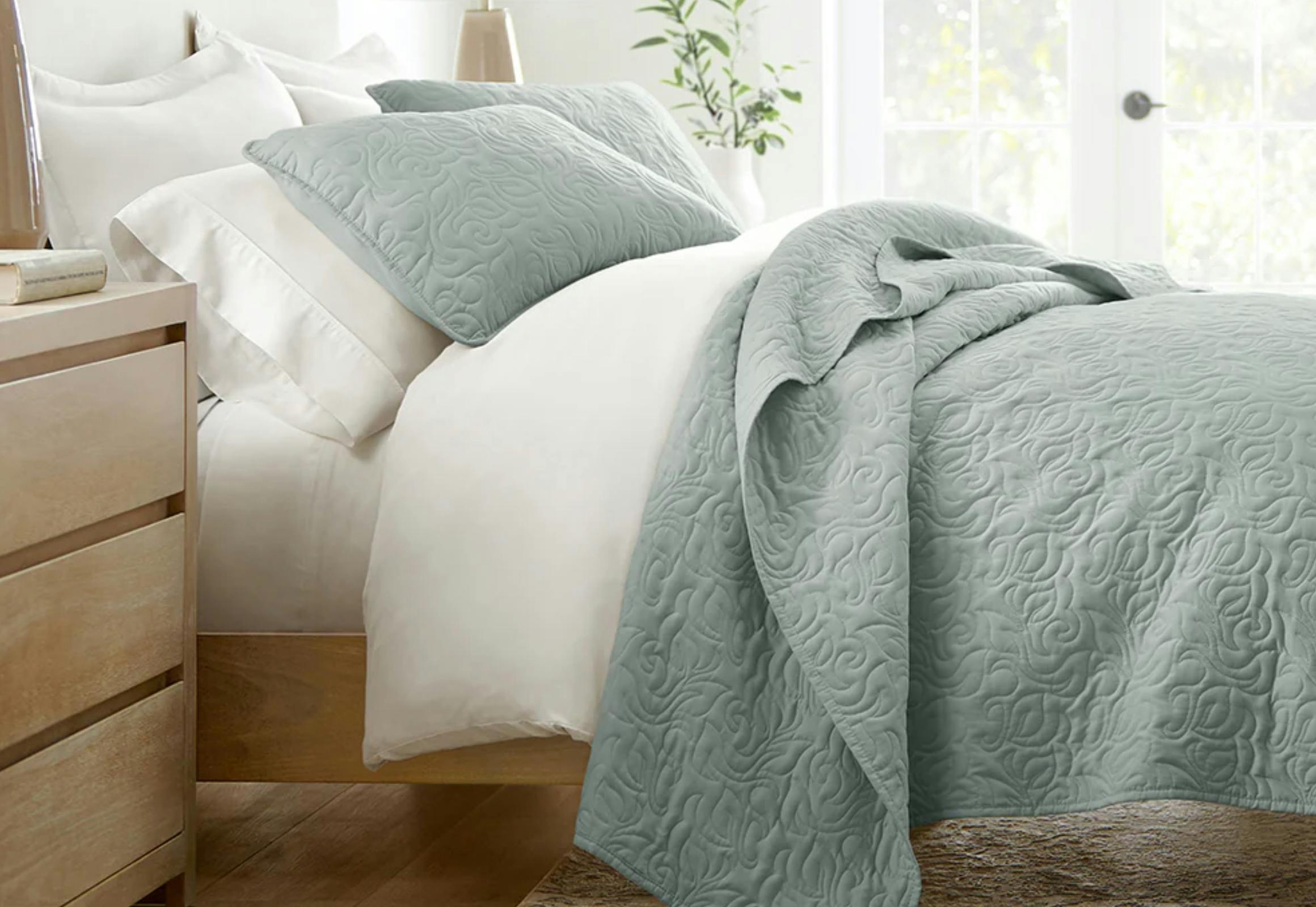 Linens & Hutch Quilt Set