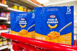 2 kraft mac & cheese 5 packs on top of a target cart