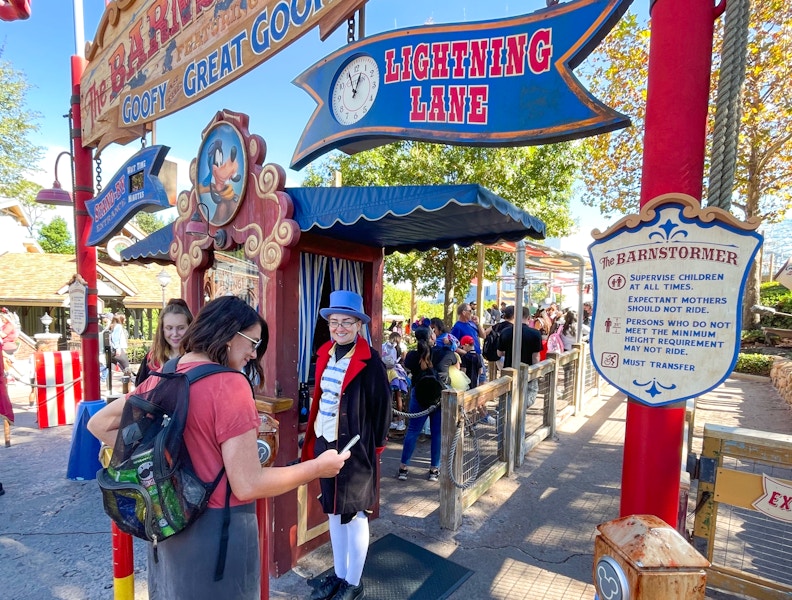 disney-world-goofy-barnstormer-lightning-lane-kcl-edit