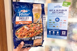 publix birds eye voila beef lo mein handheld near a sign by the freezer