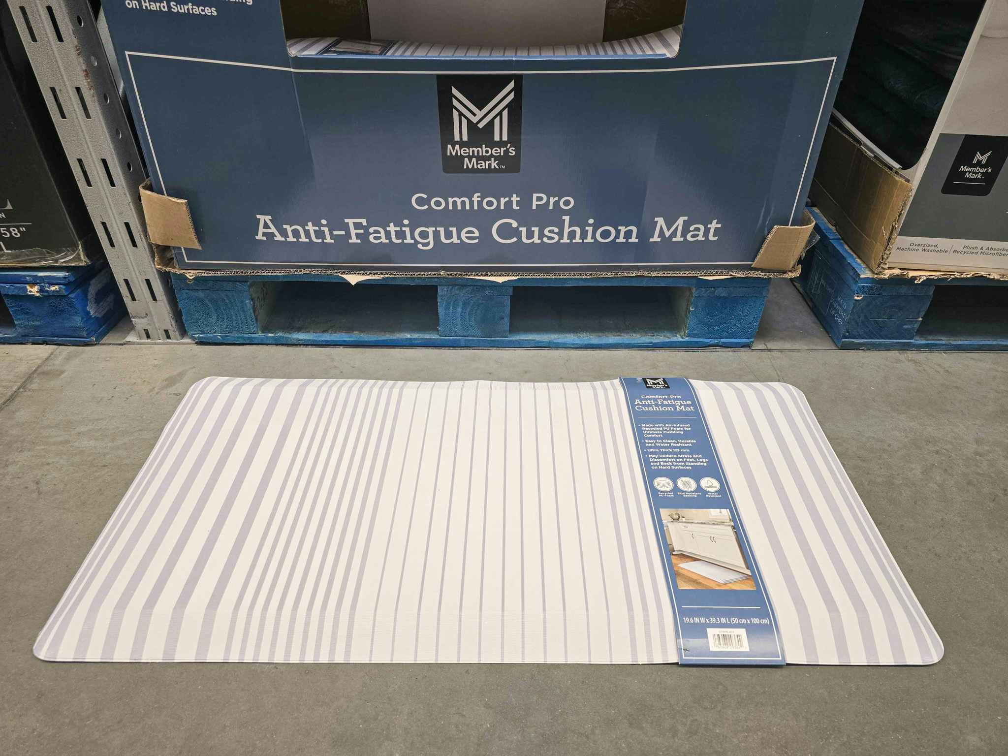 anti fatigue kitchen mat on the floor