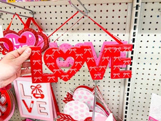dollar general valentine-s day decor