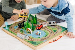 melissa doug railroad playset