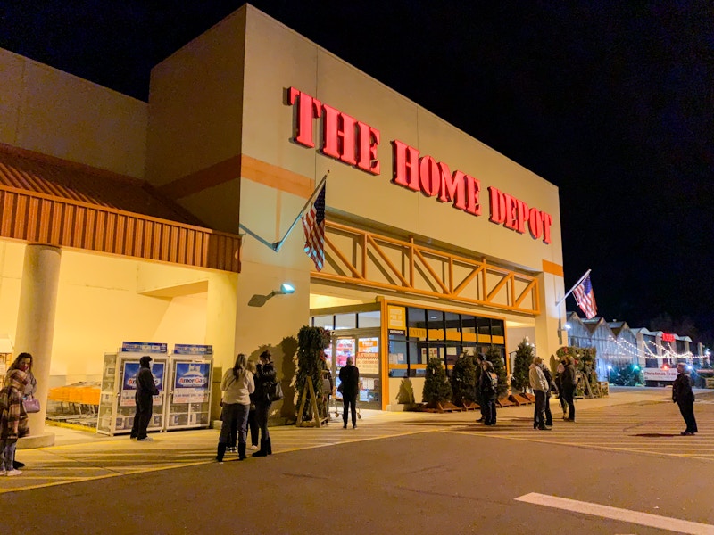 the-home-depot-black-friday-store-front-8