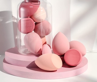 makeup sponges in a jar