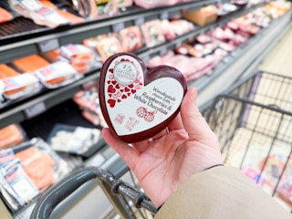 aldi-valentines-day-cheese-1