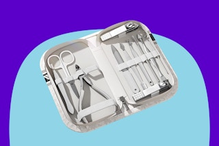 Wesdut Manicure kit for Women on a blue background.