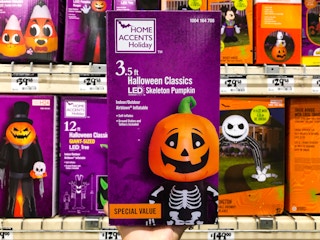 home-depot-led-skeleton-pumpkin-halloween-inflatable-2021
