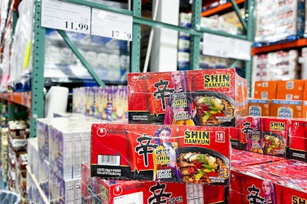 Shin Ramyun K-Pop Demon Hunters Ramen