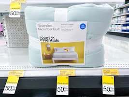 Room Essentials Quilt