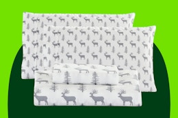 Holiday Queen Sheet Set B0B71BSR9C