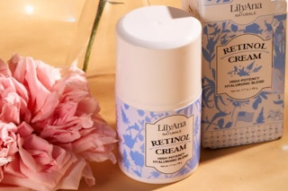 LilyAna Naturals Retinol Cream packaging