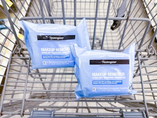 two packs of neutrogena makeup wipes
