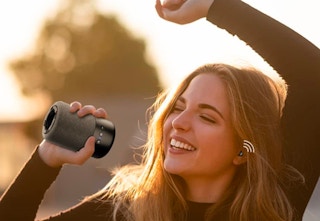 untilgone-earbuds-and-charging-case-apr-2023