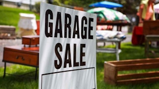 garage-sale-sign