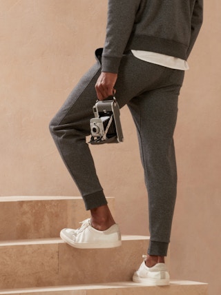 joggers lifestyle image 2021