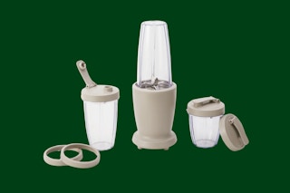 cream colored personal blender set