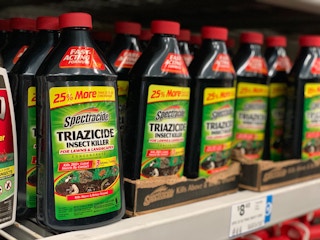lowes july 4th sale spectracide triazicide insect killer 062520l 1593098857 1593098857