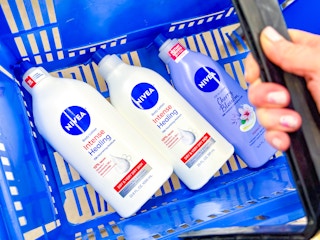 walmart-Nivea-sponsored-kcl-2