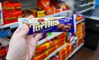 walmart-demets-turtles-dark-pecan-2021