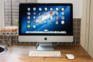 73066-laptops-review-apple-imac-21-5-inch-2012-image1-POgIhspywM