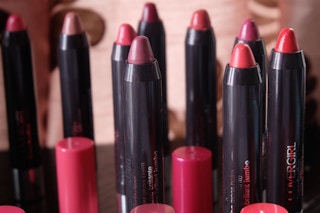 daily-steals-covergirl-jumbo-gloss-balms-sheers-feature-image