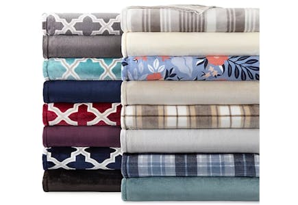 Home Expressions Velvet Blanket