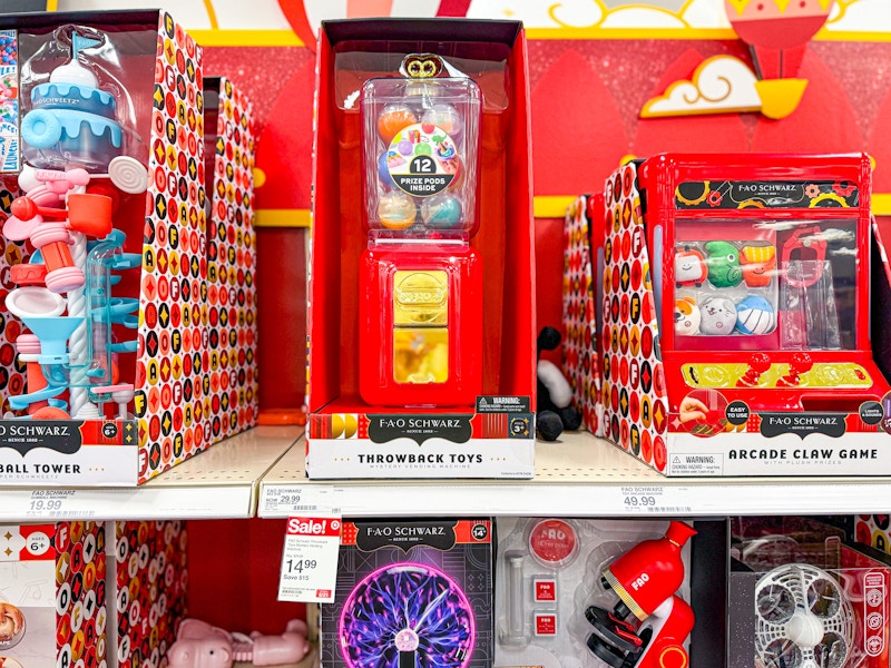 fao-schwarz-mystery-vending-machine-target1