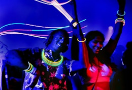 Highly Rated 144-Piece Glow Stick Set, Only $12 at Walmart (Reg. $27) card image