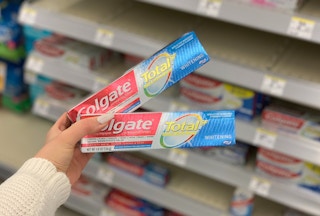 walgreens colgate total toothpaste 2021 th 3 1616348551 1616348551 e1637520462655