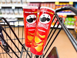 pringles chips canisters in shopping cart