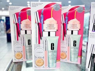 macys clinique 6 piece vacation glow essentials gift set 11 1682003208 1682003208