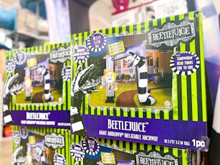beetlejuice inflatable archway