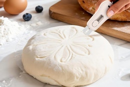 a sourdough scoring tool