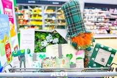 aldi st. patrick's day finds in shopping cart