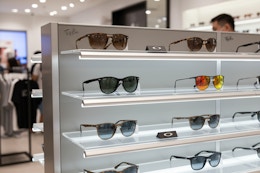 Zulily: Oakley and Ray-Ban Sunglasses