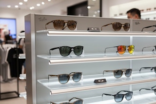 Zulily: Oakley and Ray-Ban Sunglasses