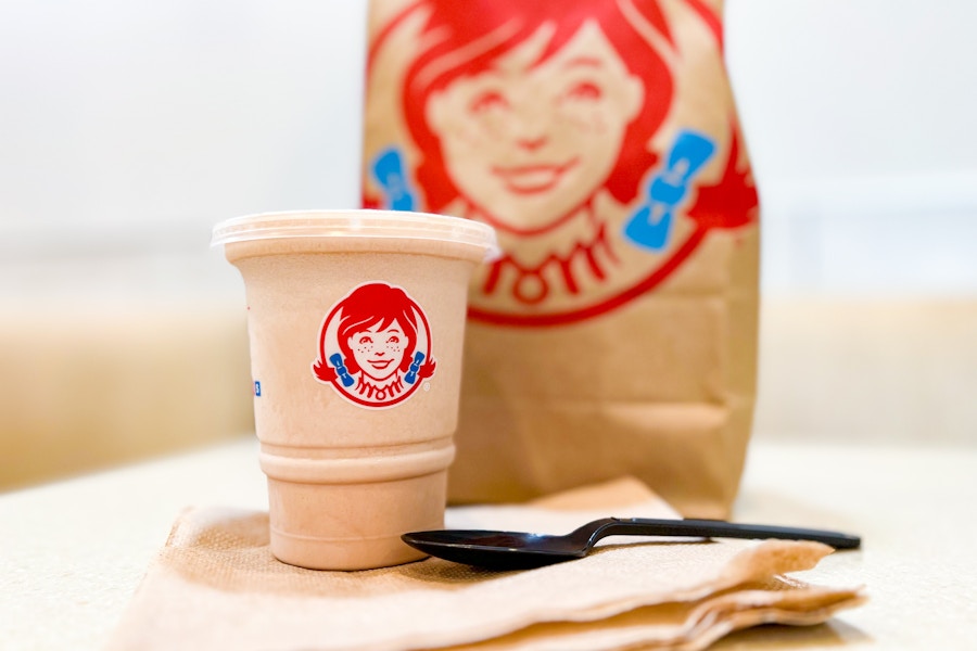 wendys-holiday-deals-free-small-frosty-kcl-1