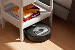 This $370 Robot Vacuum Mop Combo Is Now Only $139.99 on Amazon card image
