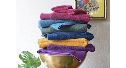 Fade-Resistant Bath Towels