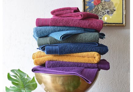 Fade-Resistant Bath Towels