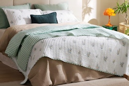 Bedsure Twin Quilt Set, Only $29 on Amazon card image